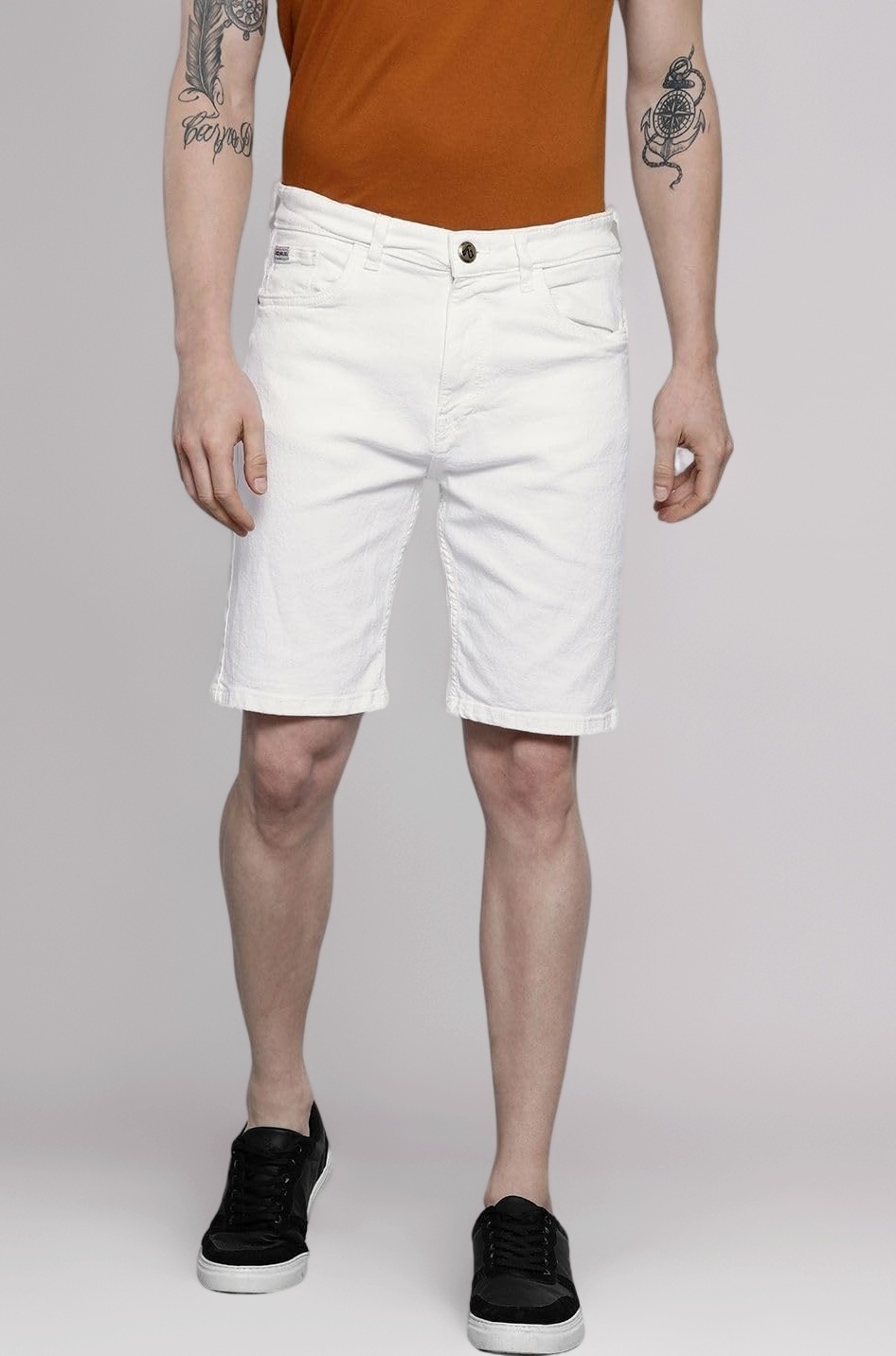Men Slim Fit Solid Mid-Rise Denim Shorts