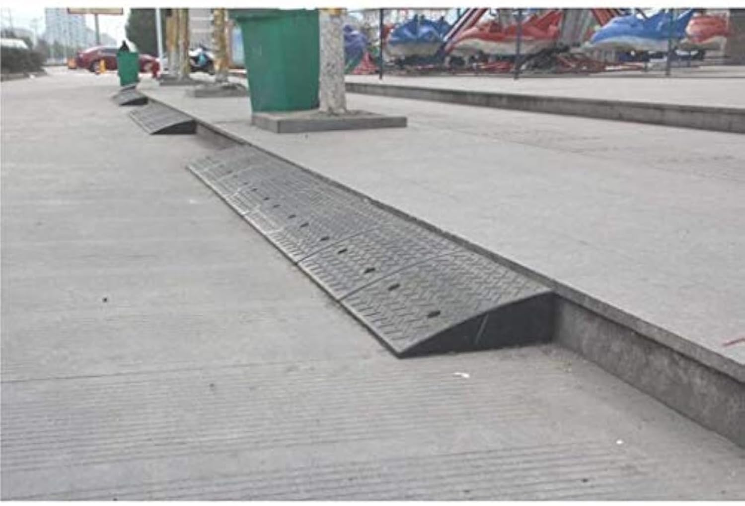 ラバーヘビーデューティ丈夫な段差 スロープ, 滑り止め面チャンネル乗り物車いすオートバイ駐車アシスト 段差プレート・スロープ 三角パ