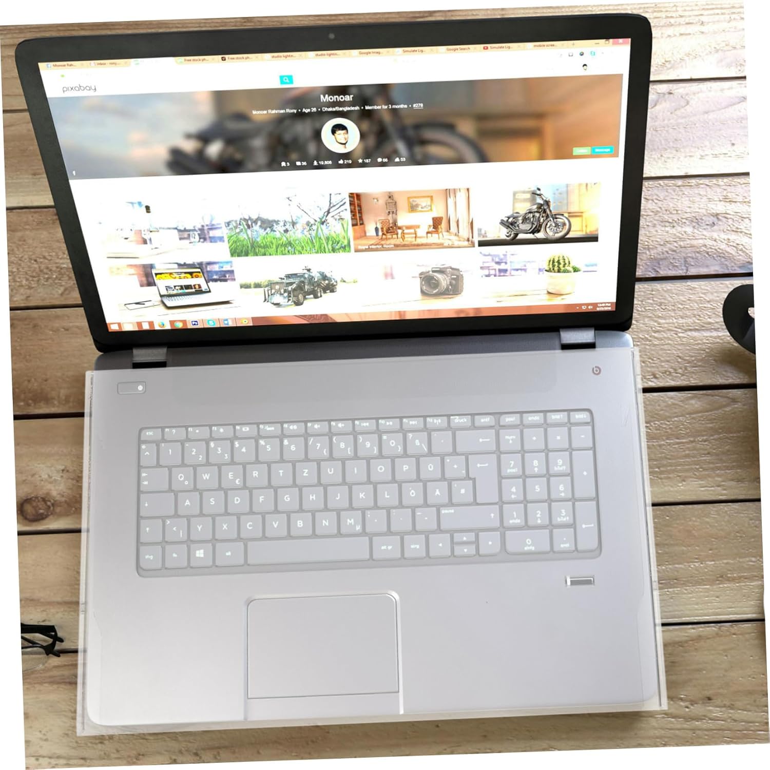 MERRYHAPY Laptop Keyboard Acrylic Protector with Stand Compatible with Most Laptops Prevents and Damage Ideal for Use