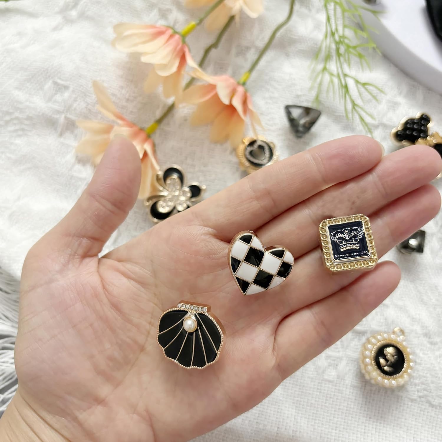 Ziigole 18Pcs Bow Shoe Charms for Women, Bling Rhinestones Shoe Charms Accessories, DIY Shoe Decoration Charms for Summer Sandals Party Favor image 5
