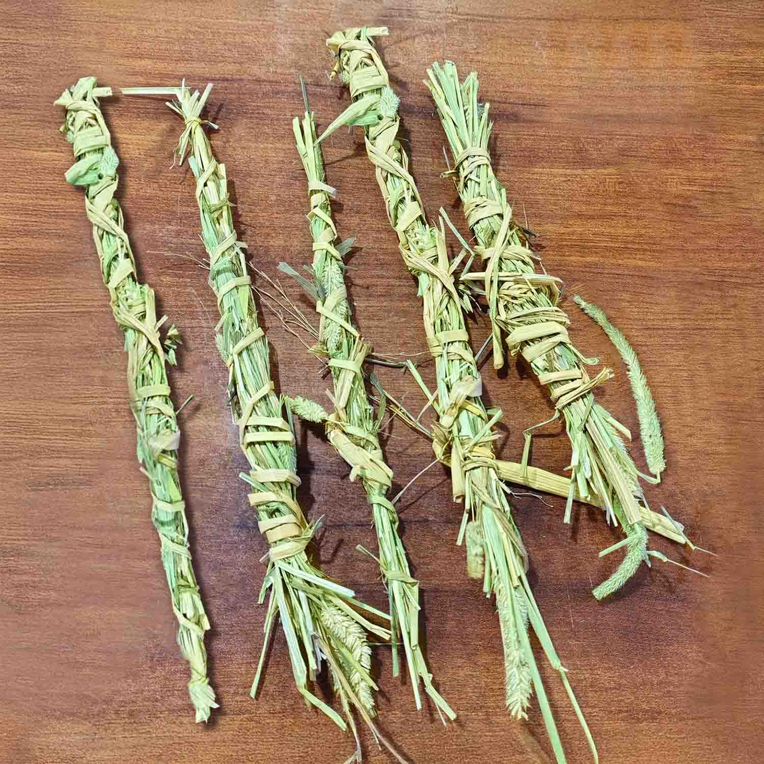Gachwala Timothy Hay Stick Pack of 5 for Guinea Pigs & Hamsters | Natural, Nutritious Treats & Toys | Perfect for Chewing & Oral Health | Healthy Snack for Small Pets-image-16