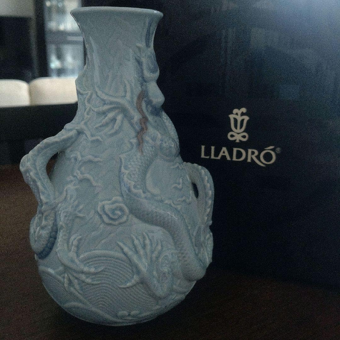 Amazon.co.jp: LLADROリヤドロ ドラゴンベース 龍 花瓶 壺 : ホーム