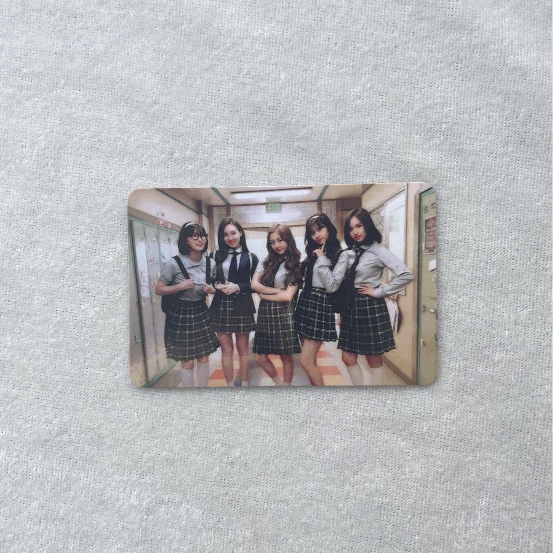 Amazon.co.jp: TWICE サノク ナヨン モモ サナ ジヒョ ミナWhat Is 