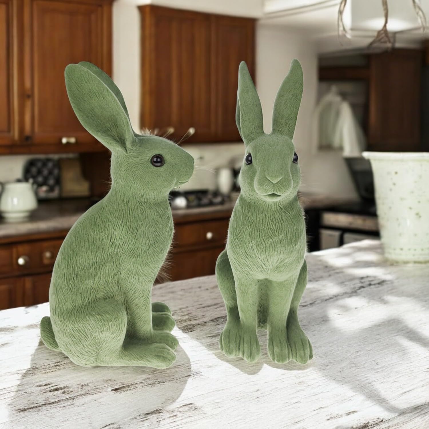 MACOSA AM14357_x2 Osterhasen 2er Set Grün Polyresin 26 cm Dekohase Hase Skulptur Oster-Deko Osterdekoration Figur Dekohase Dekofigur Ostern Dekoration Tischdeko