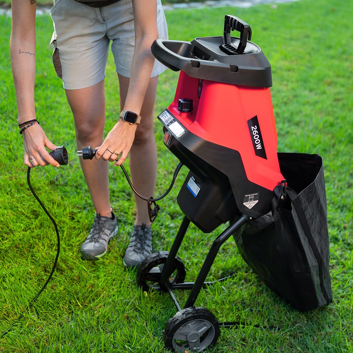 GREENCUT GE250C-2 - Biotrituradora eléctrica, Potencia 2600W, Capacidad de Corte 45mm, tolva de Gran tamaño, 2 Bolsas de Recogida de 45l, Ruedas y asa para Transporte, Rojo