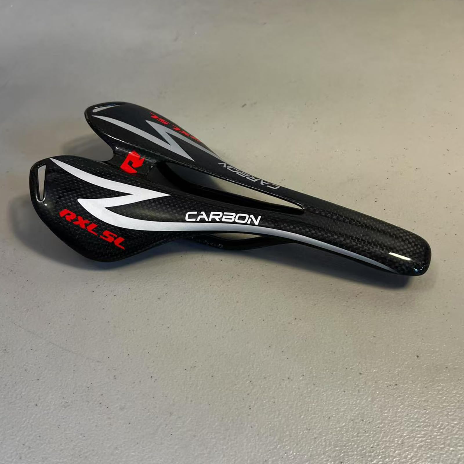 RXL SL Selle de Vélo en Fibre de Carbone Ultraléger Respirant pour Vélo de Route 270 * 141mm Selle VTT Carbone Selle Route Carbone