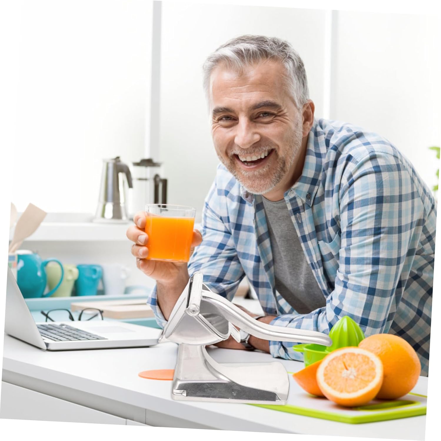 Cabilock Manual Citrus Juicer Aluminum Alloy Hand Press Fruit Squeezer for Fresh Orange Lemon Juice Extraction Easy Pour Outlet and Labor Saving Tool for Home and Professional Use