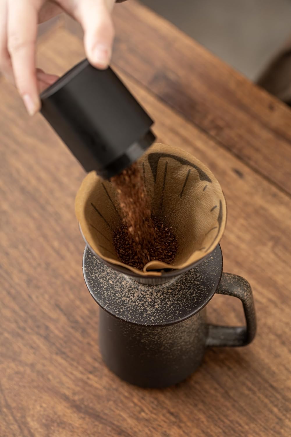 Pour Over Coffee Maker,Ceramic Coffee Maker With 40 pcs V60 Paper Filter，19oz/560ml Ceramic Pour Over Coffee Dripper