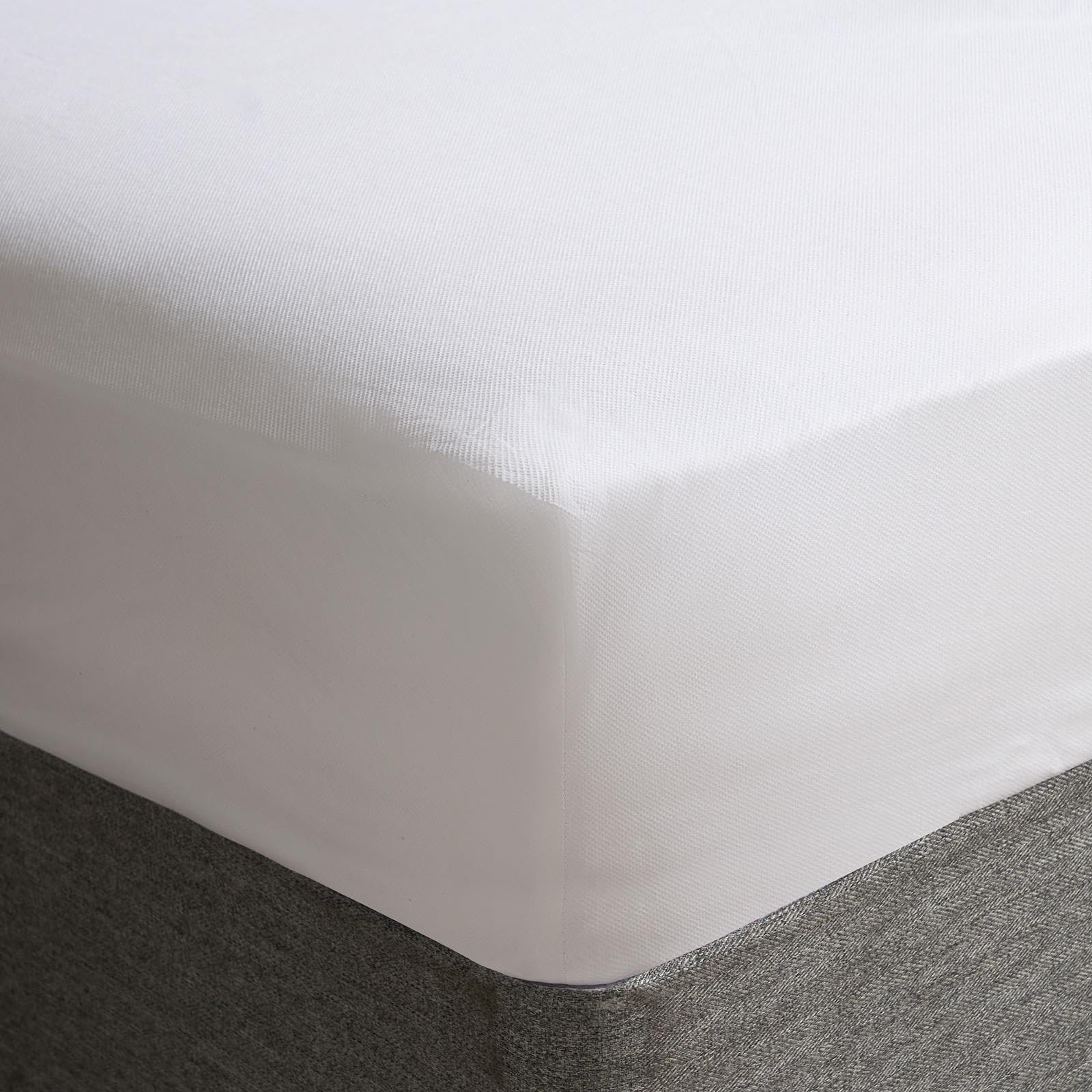 Ohs White Waterproof Mattress Protector Single Bed, Soft Quiet Rustle Free Waterproof Resistant Fitted Sheet Moisture Proof Pad Cover Machine Washable Hypoallergenic Single Bed Mattress Protector,