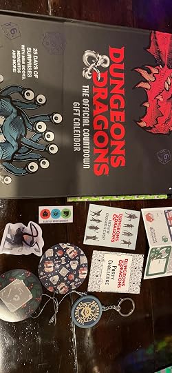 Dungeons & Dragons: The Official Countdown Gift Calendar: 25 Days of Mini  Books, Mementos, and More!: Insight Editions: 9781647226213: Amazon.com:  Books