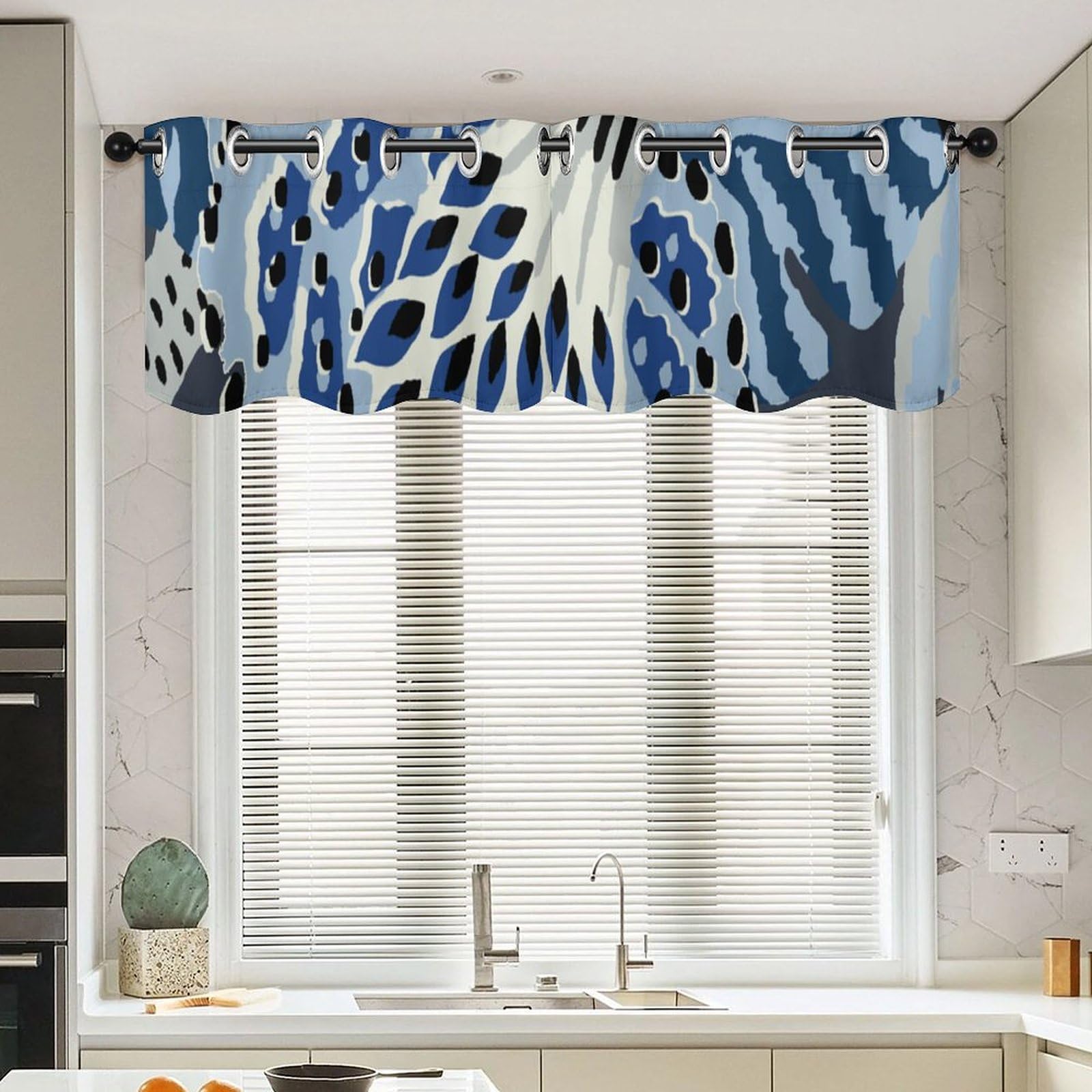 Cortinas de salón con cenefa floral exótica: dale vida y luz a tu hogar hoy
