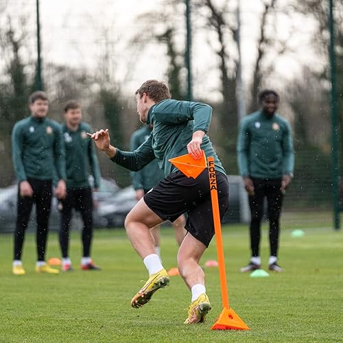 Miniatura 6 de FORZA Jumbo Triangle SuperCones  Conos de entrenamiento de fútbol profesional con diseño triangular, ideales para ejercicios de velocidad, agilidad