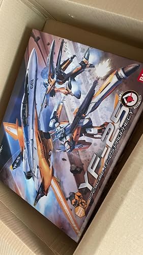 Amazon | 劇場版マクロスF 虚空歌姫-イツワリノウタヒメ- 1/72 YF-25