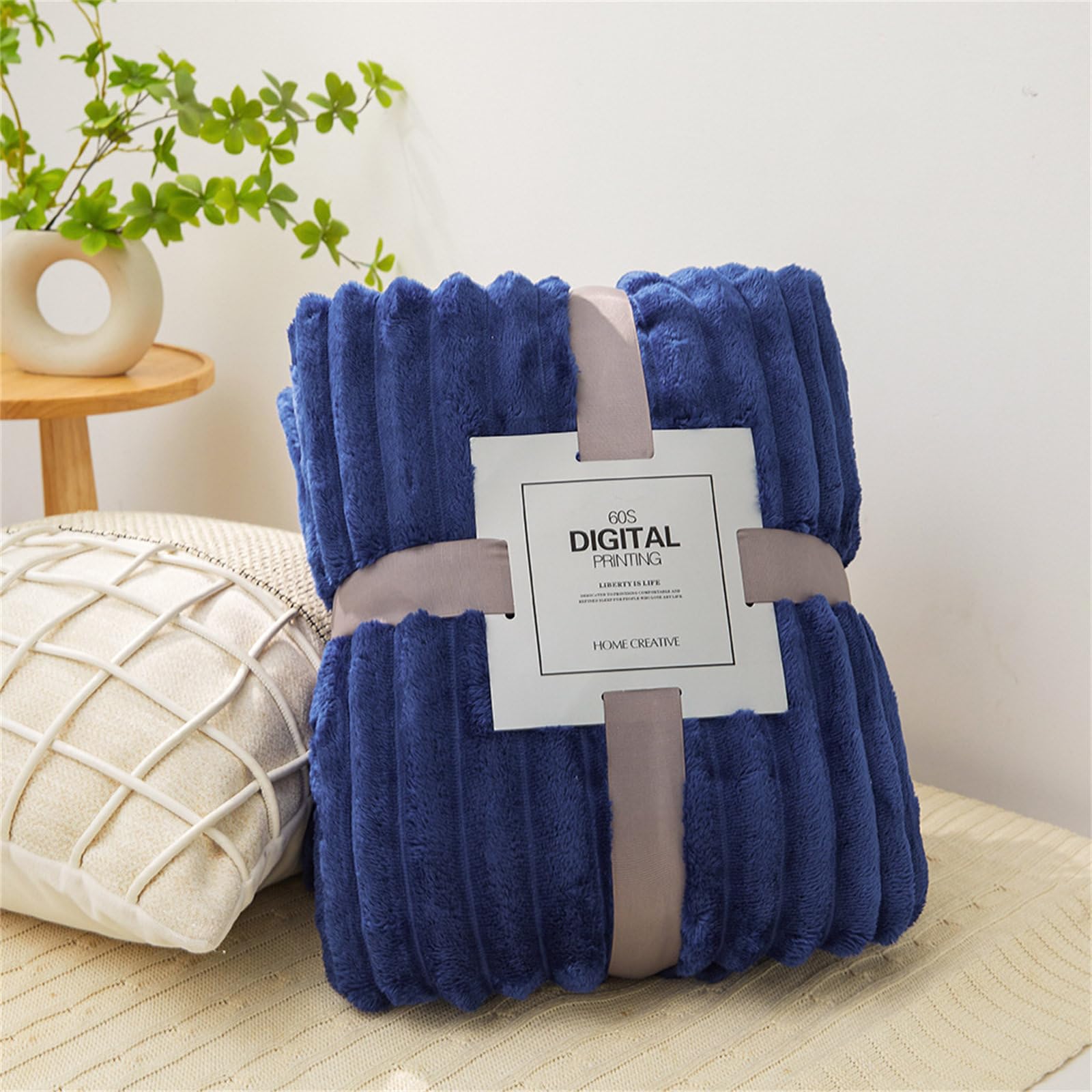 DOTBUY-SHOP Flannel Blanket Soft Throw Blanket, Warm Blankets and Throws, Thickening Throw fit all Season, Versatile Flannel Blankets For Sofas, Bed, Travel (200x230cm,Navy blue)