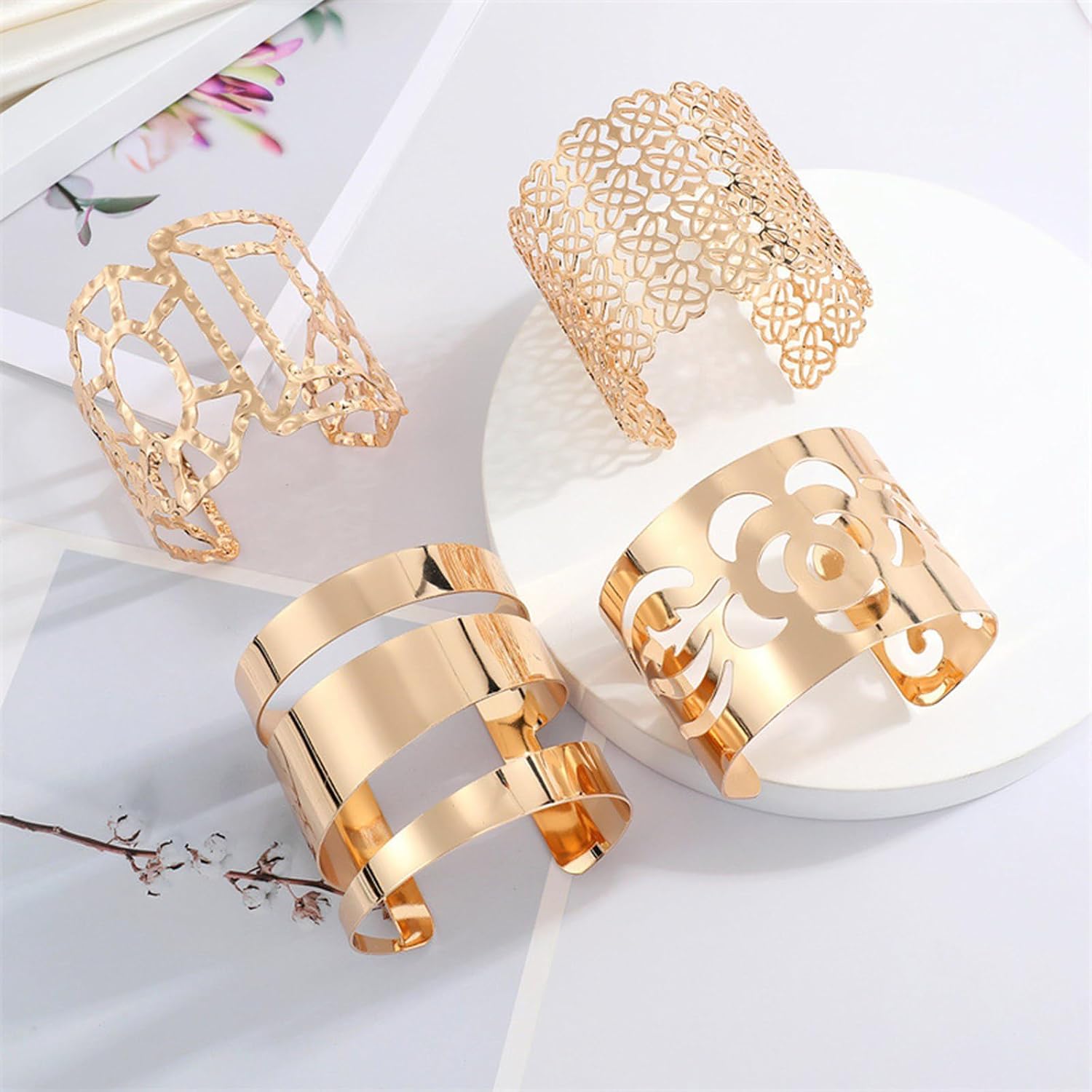 Styles Alloy Wristband Charm Unisex Metal with Adjustable Fit and Vintage Inspired Floral Flower