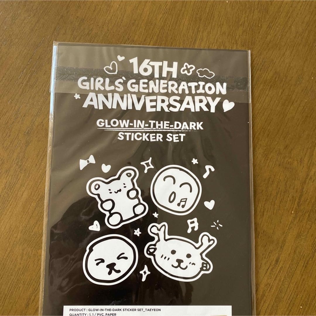 Amazon.co.jp: (テヨン) 少女時代 16周年記念グッズ ステッカー&フォト