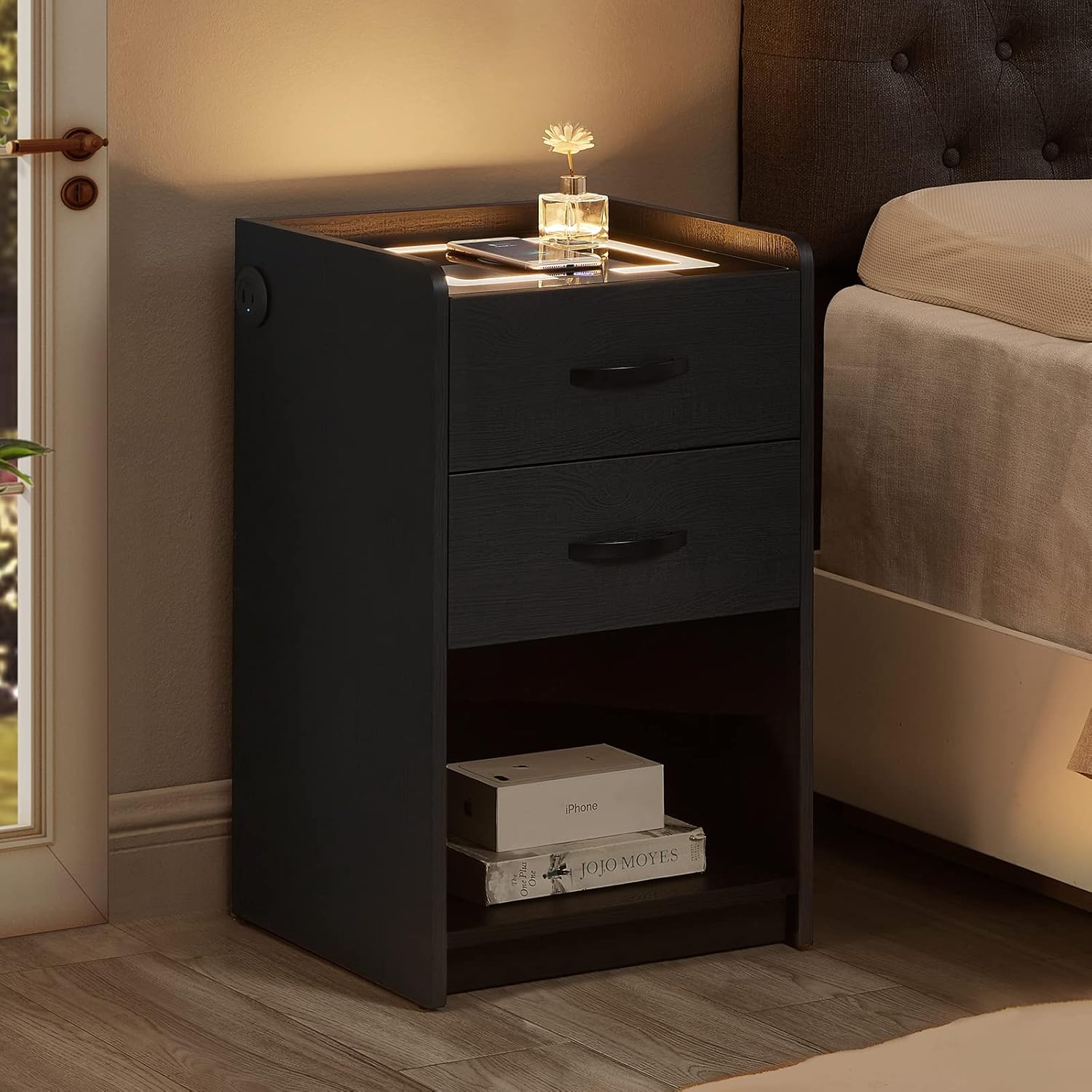 OLD CAPTAIN Nightstand with Wireless Charging Station，Modern Side Table