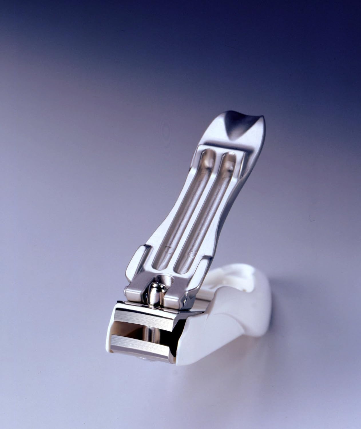Green bell craftsmanship catcher nail clippers and nail brush set