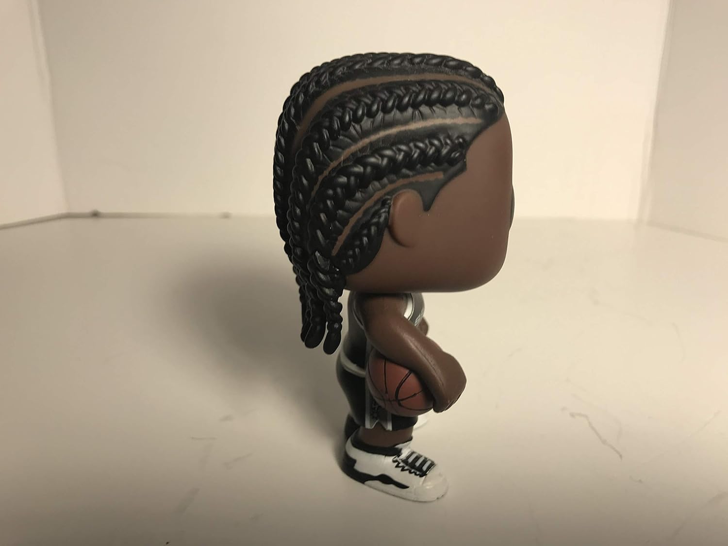 Funko POP NBA: Kawhi Leonard Collectible Vinyl Figure