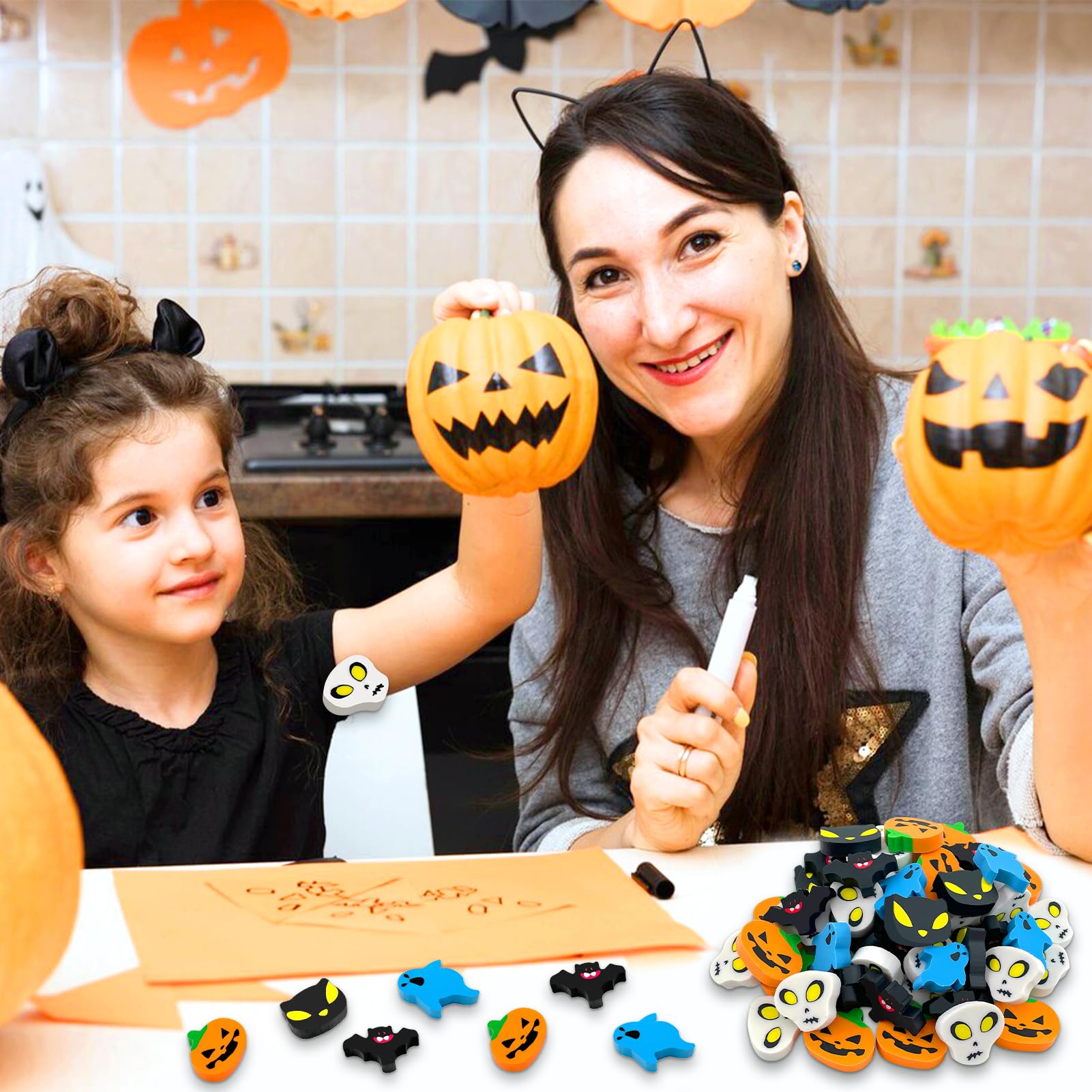 50 Mini Gomme da Cancellare per Halloween - Forma Zucca e Teschio per Bambini - Regalino Ufficio e Cancelleria