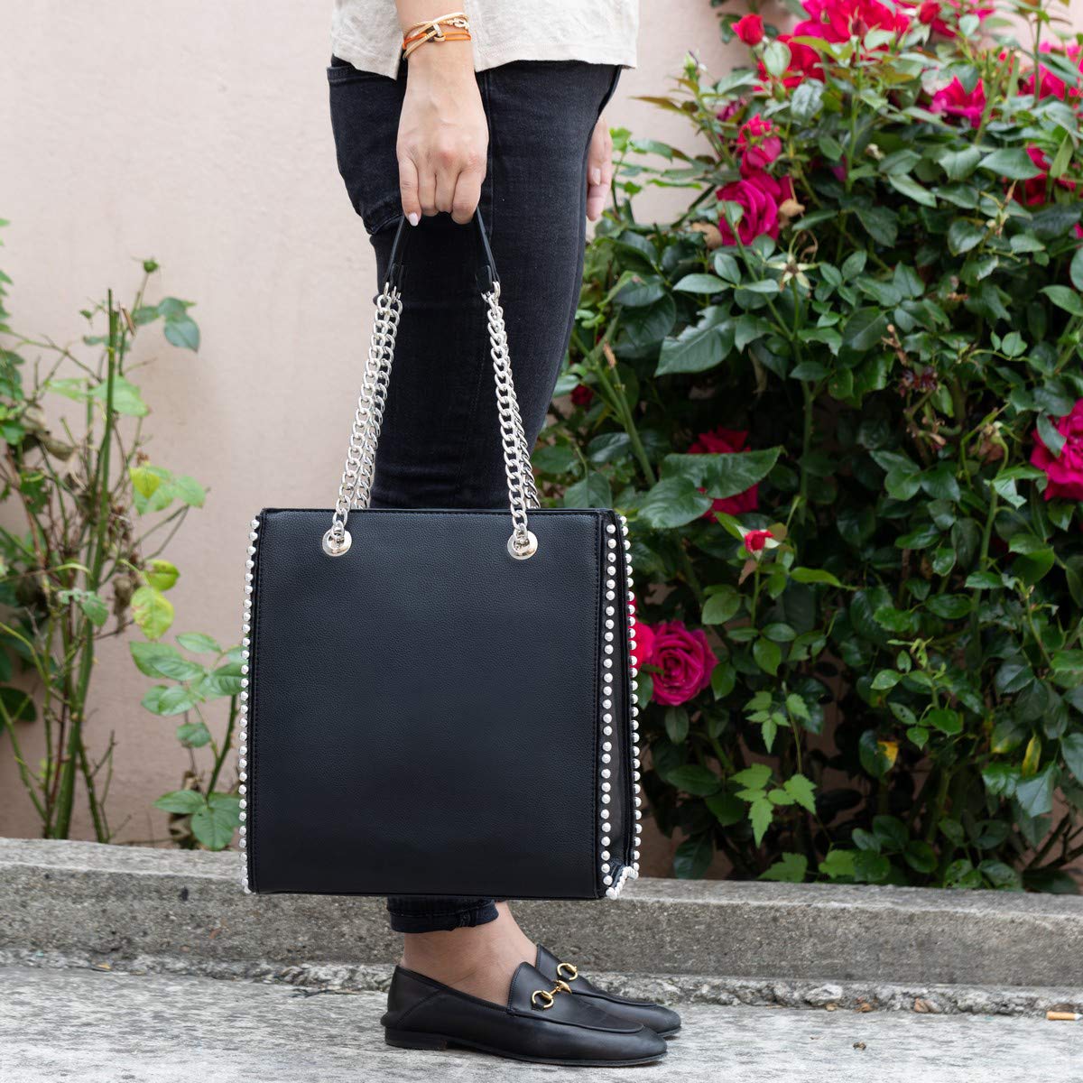 CRAZYCHIC - Damen Ketten Handtasche - Tote Shopper Nieten Perlen - PU Leder Schultertasche Rechteckig - Medium Große Shopping Bag - Frauen Elegante Moderne Tragetasche - Mode Stilvoll - Schwarz
