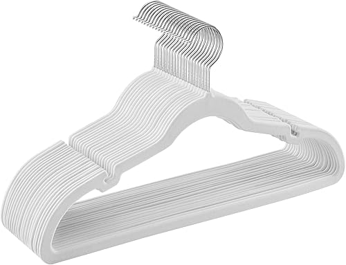 SONGMICS Paquete de 20 perchas de terciopelo antideslizantes, perchas para trajes con muescas de hombro, barra para pantalones, gancho giratorio de