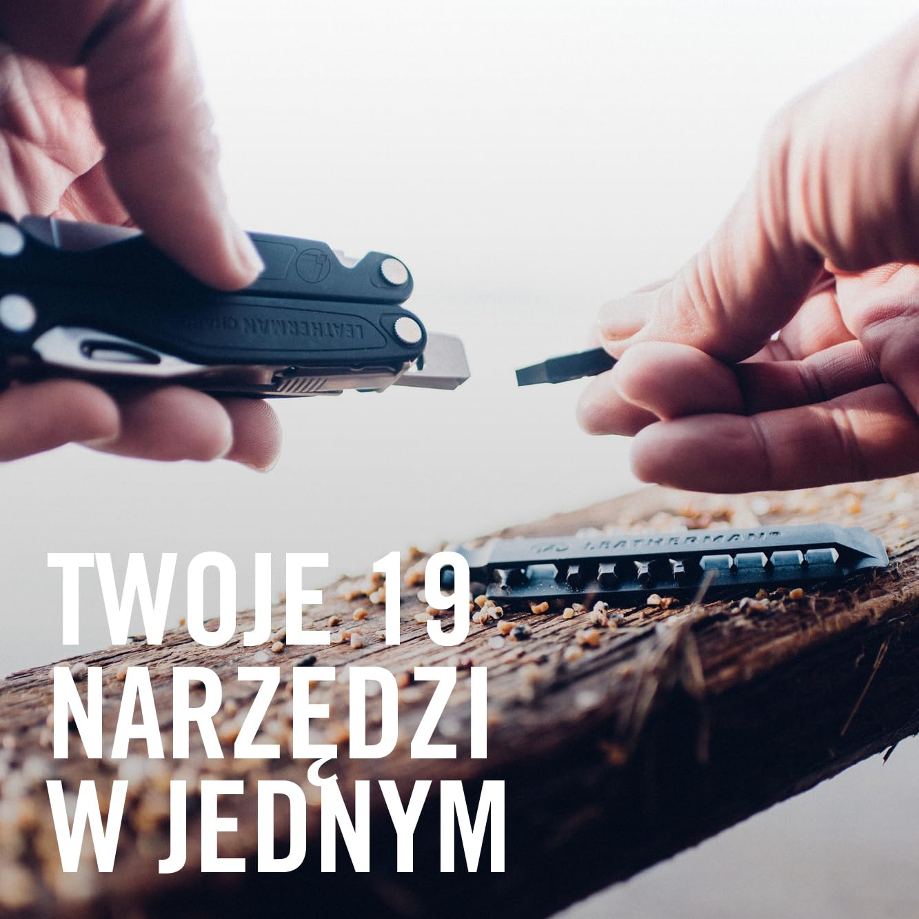 LEATHERMAN - Narzędzie wielofunkcyjne Charge Plus TTI z 19 ważnymi narzędziami, otwierane jedną ręką, wysokiej jakości tytanowe uchwyty, z nylonową kaburą | 19 Narzędzi do Kempingu i Wędkowania