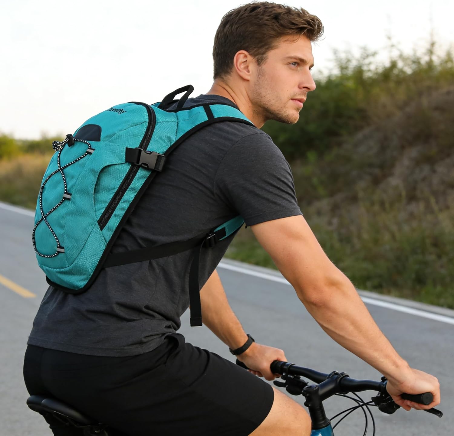 Zavothy Hydration Backpack with 2L Hydration Bladder Water Backpack for Hiking Hydration Pack for Running Cycling Hiking - Image 6