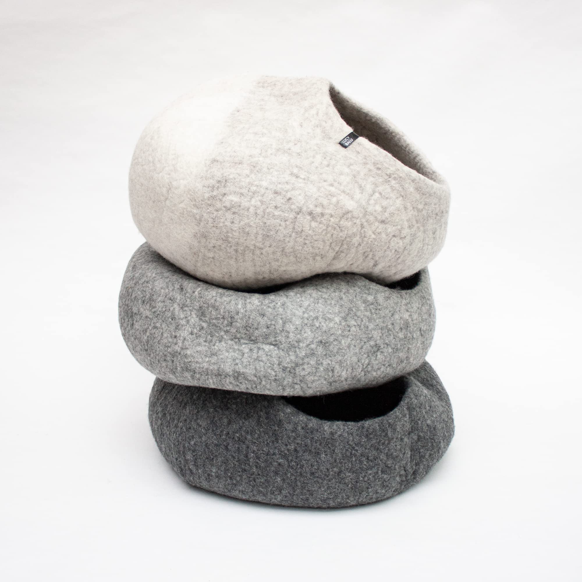LucyBalu® Pebble Filzhöhle für Katzen I Katzenbett & Kuschelhöhle aus 100% Schurwolle I handgefertigt in Nepal I Naturstein-Optik, atmungsaktiv & geruchsneutral I Ø 45 cm I Hellgrau