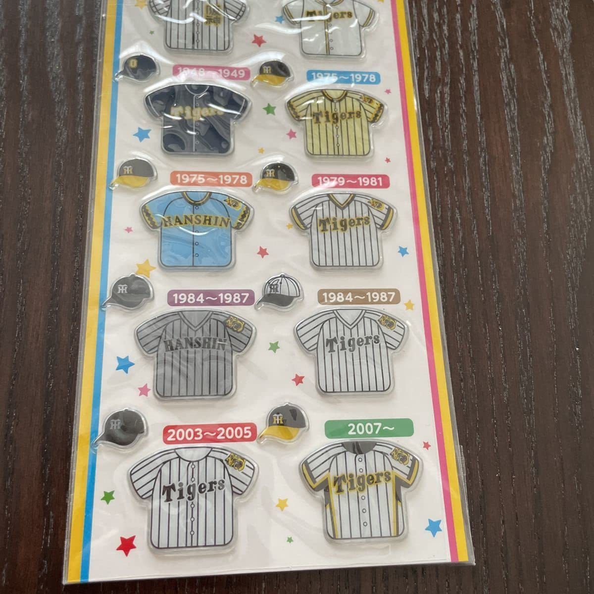 Amazon.co.jp: 阪神タイガース歴代ユニフォームぷくぷくシール