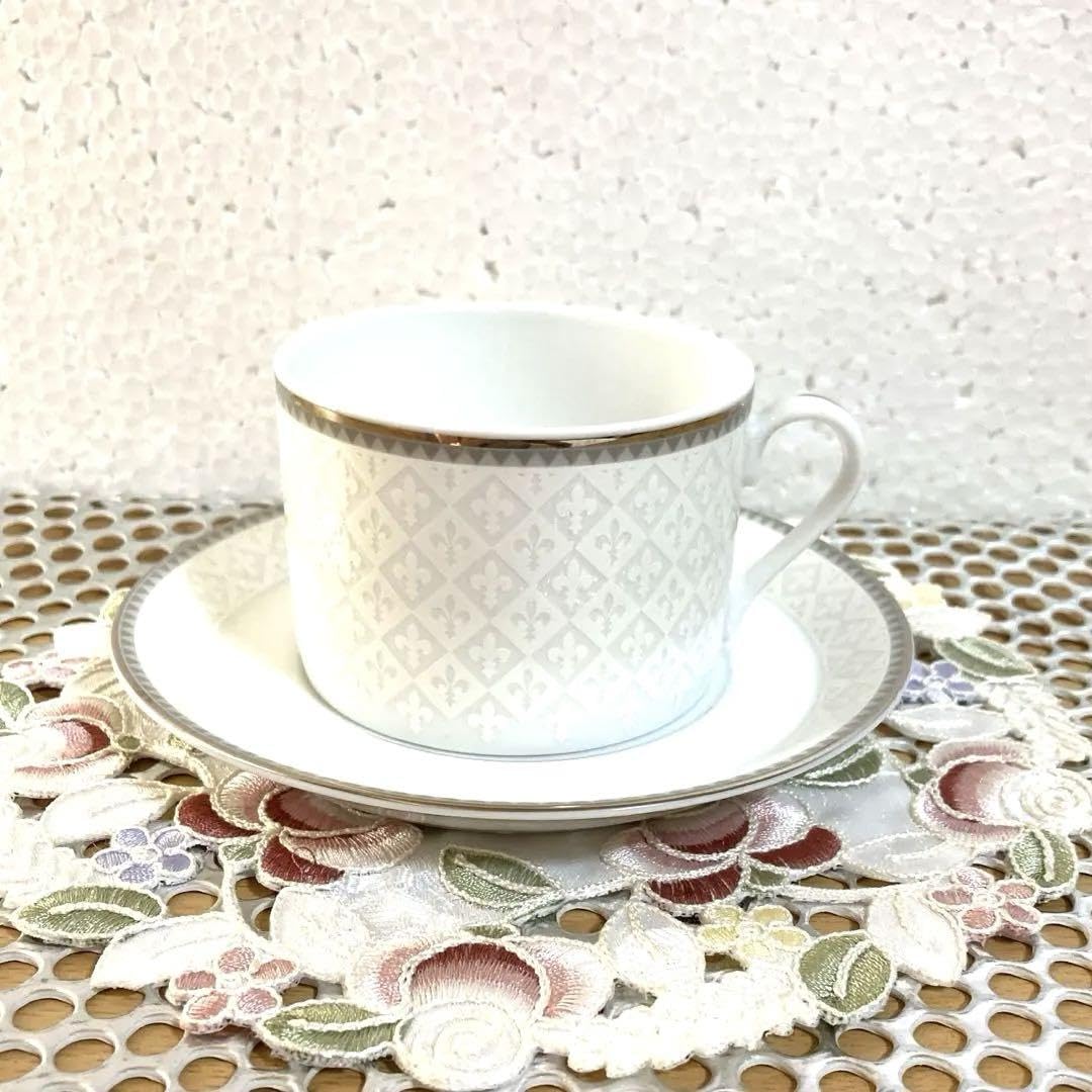 ジノリ　Manifattura di Laveno 19.5デザートプレート×6 Amazon.co.jp: リチャードジノリ Manifattura di Lavenoカップ＆ソーサ