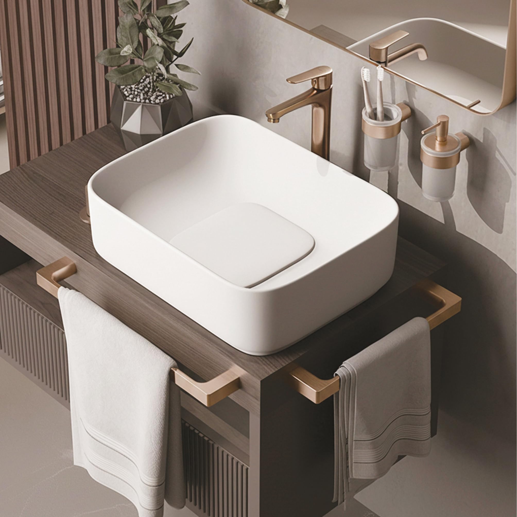 Gedy PIRENEI Dispenser di sapone bagno da parete, oro rosa, trattamento PVD, ottone, vetro e plastica, capacità 140 ml, 6,9 x 10,5 x 15,1