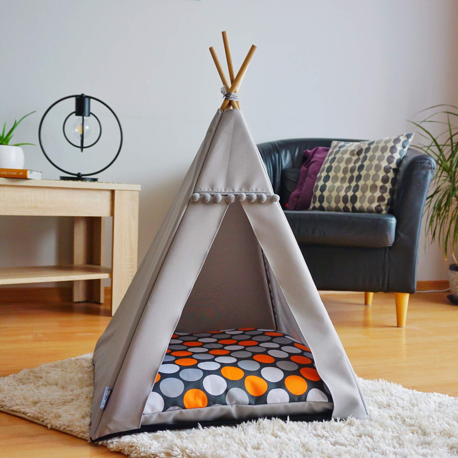 Tipi pour Chat ou Chien avec Pompons, Tente pour Chien et maisonnette pour Chat. (55x55x82cm, Gris, Pois Orange)