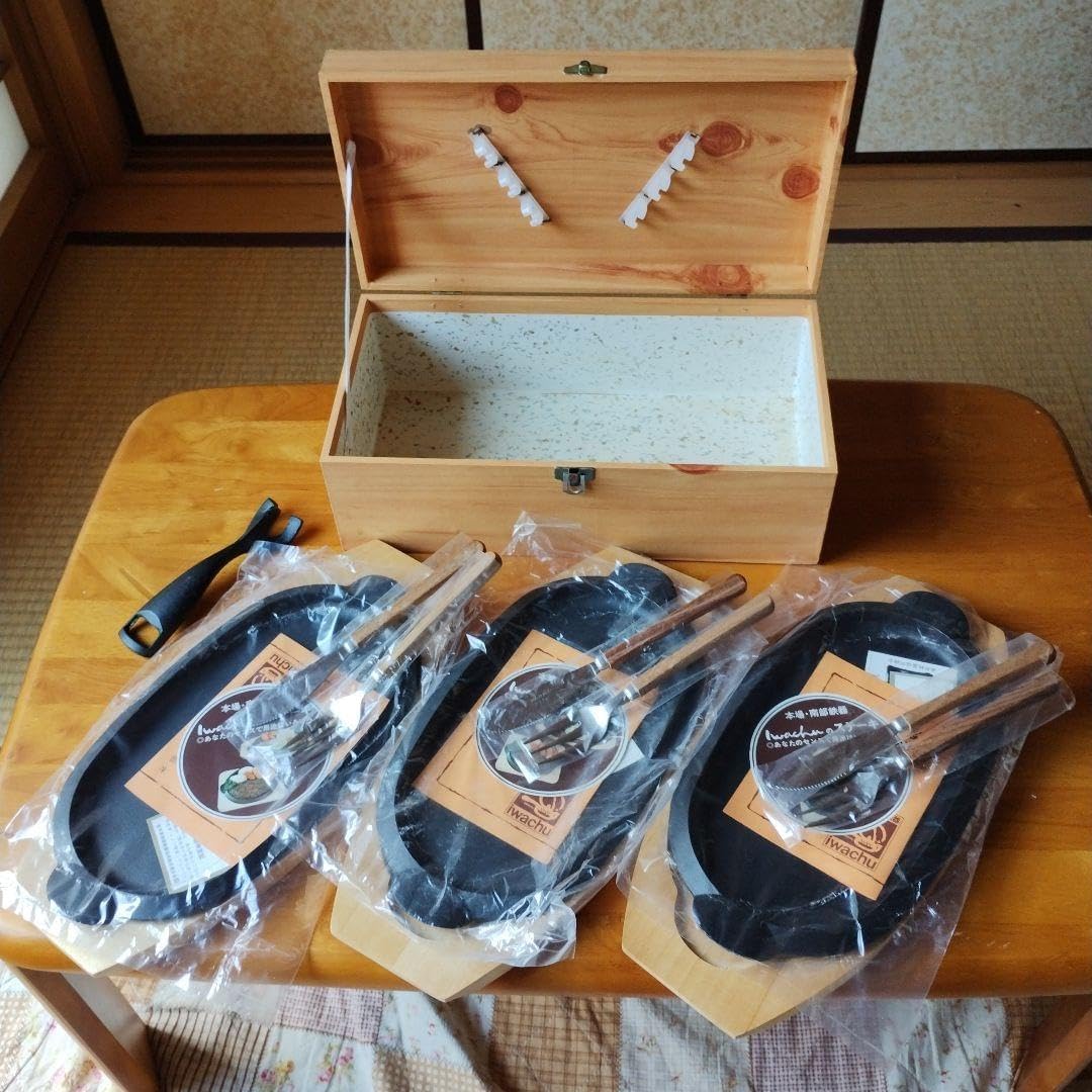 アウトドア 【南部鉄器 岩鋳 IWACHU ステーキ皿 木製トレー 3客セット
