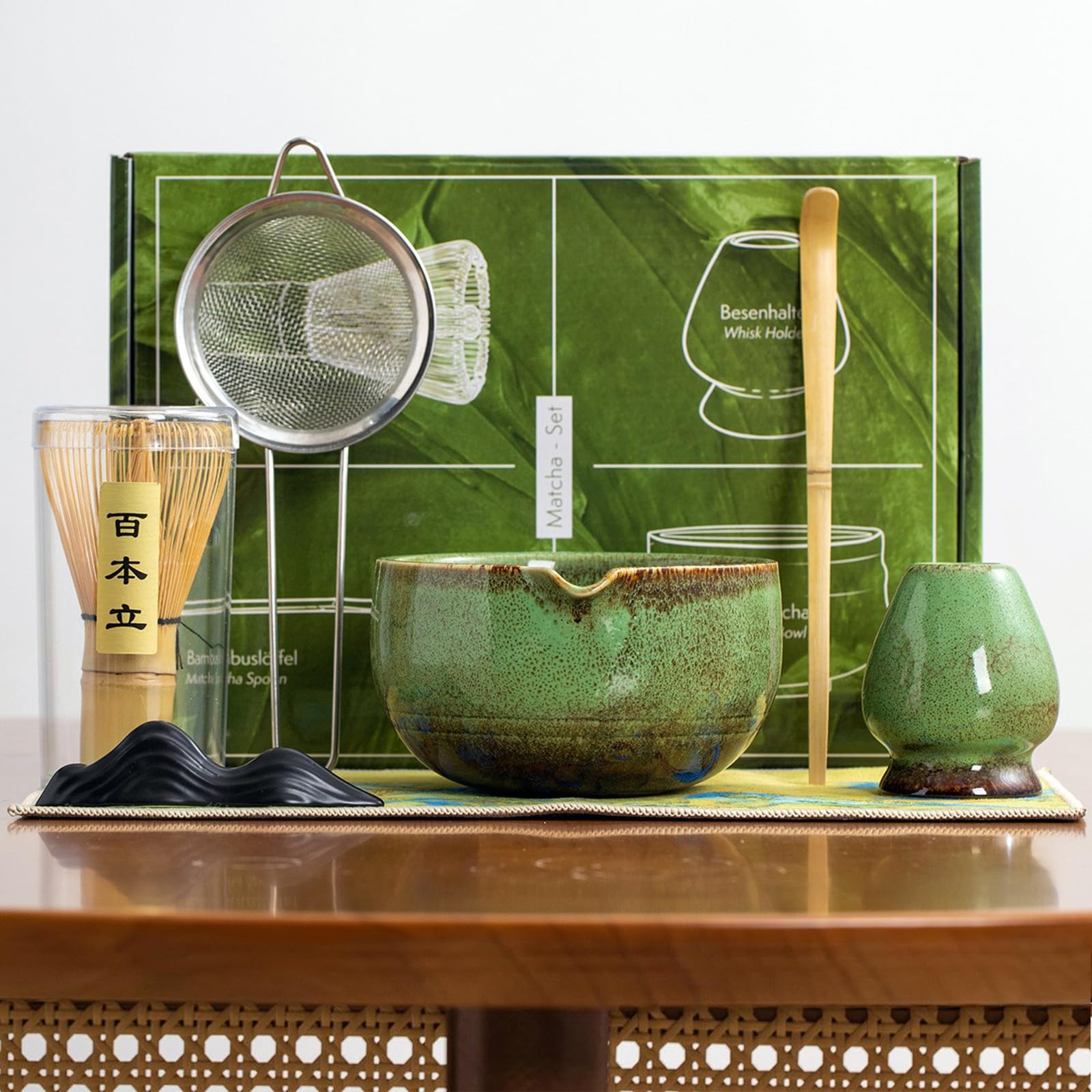 Matcha Kit 7 Piezas, Ciotola Matcha con Beccuccio, Frusta al Matcha, Supporto per Frusta, Cucchiaino, Asciugamano per Tè, Filtro, Matcha Set Perfetto per Macha (Verde Screziato)