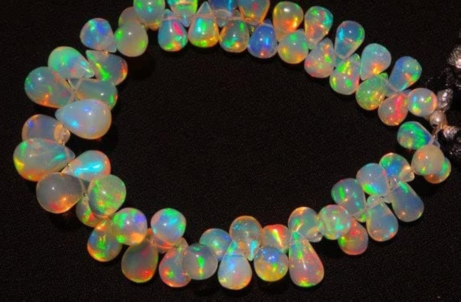 Opale de feu d'Éthiopie LKBEADS gouttes briolettes naturelles 4x6-7x10mm rang de 5.5 pouces