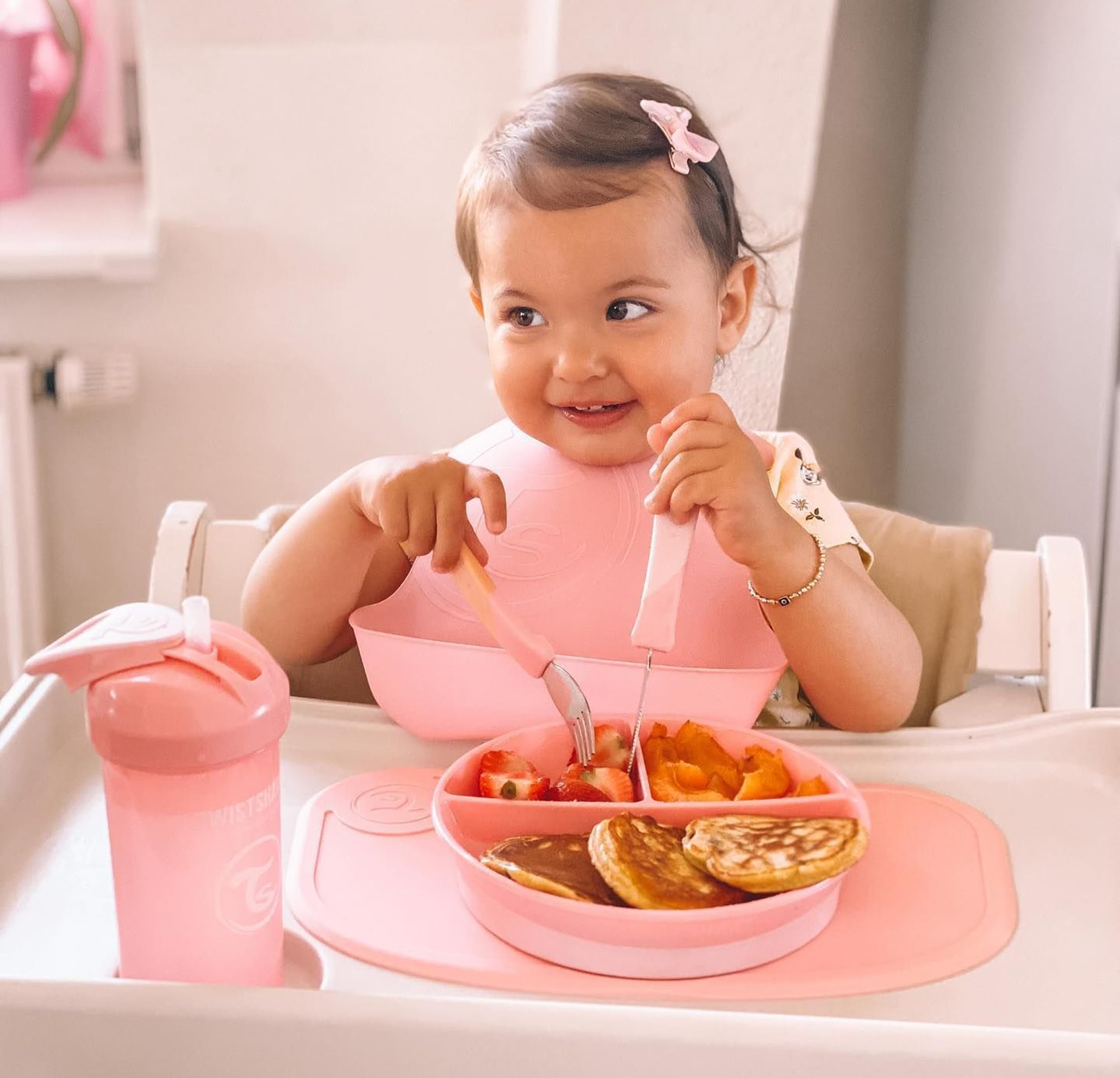 Twistshake Click Mat + Plate | Baby Non-Slip Tableware Set | Baby Plate + Baby Placemat (38x25) | BPA-Free Baby Weaning Plate | Baby Suction Plate | Food Training Plate for Kids 6m+ | Blue