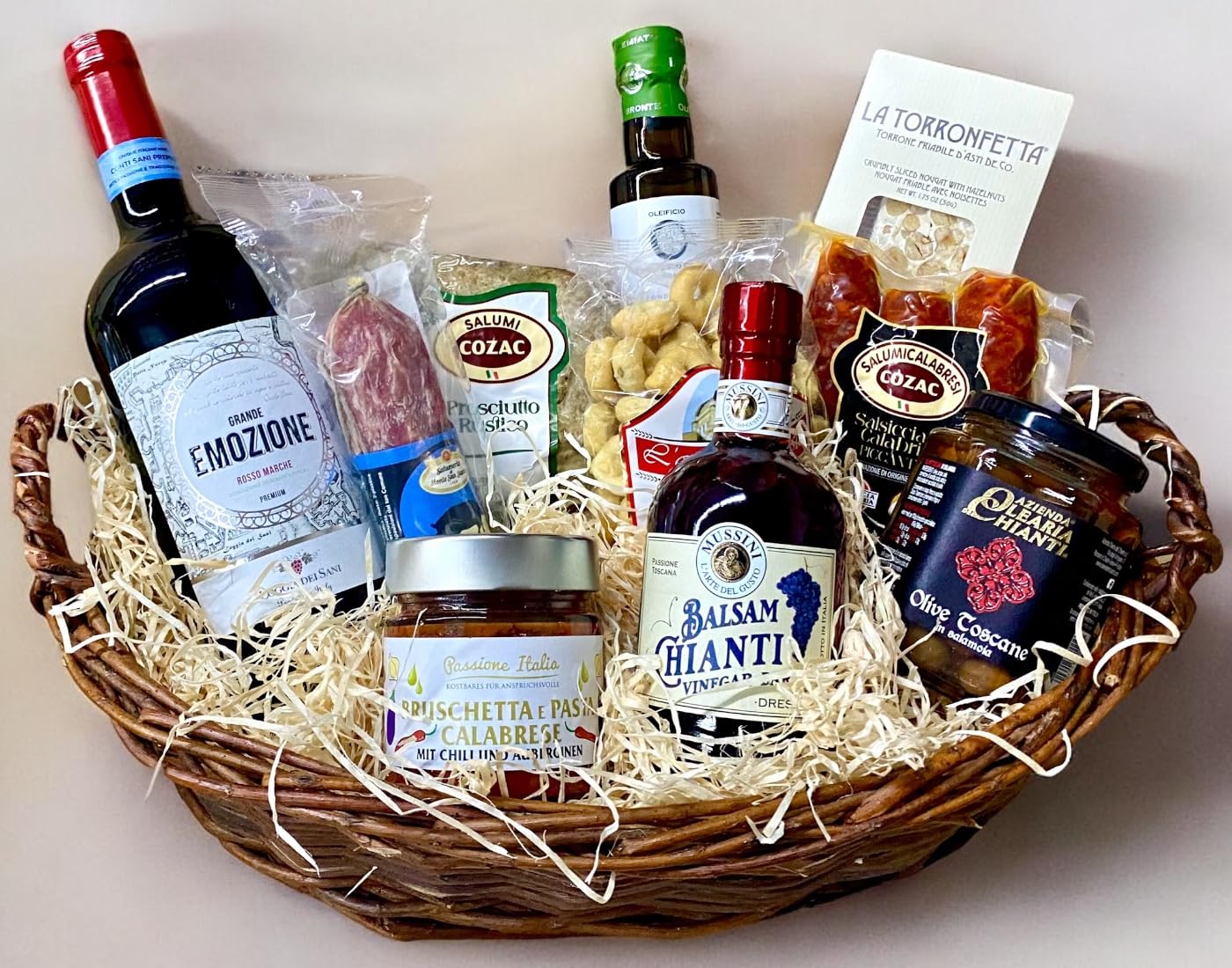 Feinkost Premium Geschenkkorb BELLA ITALIA mit ausgesuchten italienischen Delikatessen Spezialitäten - Geschenkset Italien