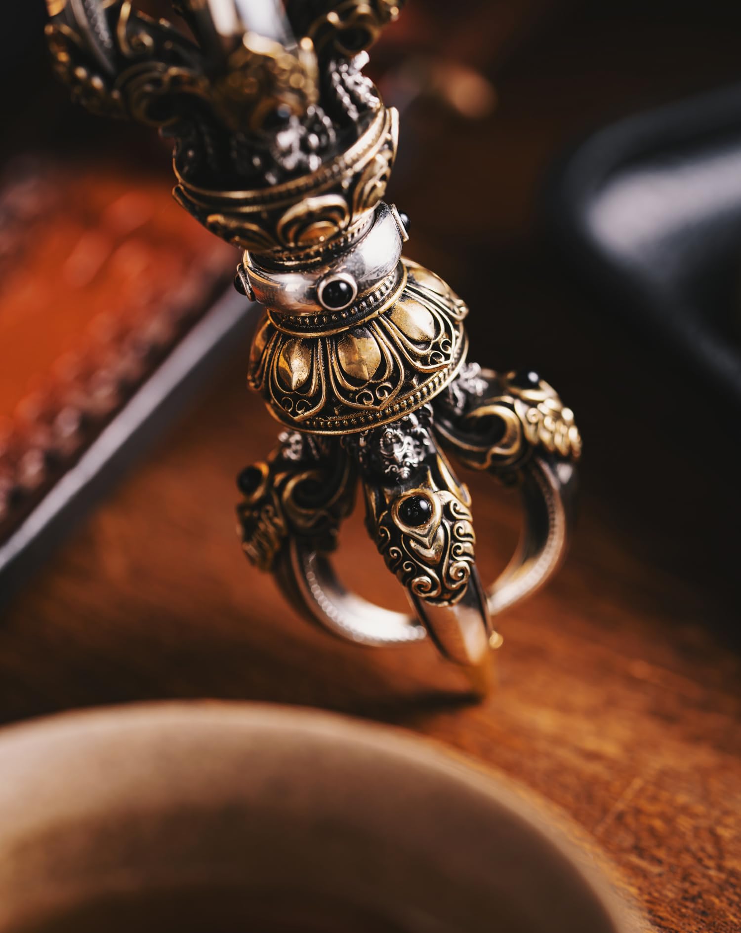 Amazon.com: COPPERTIST.WU 金剛杵雕像古董復古杵裝飾傳統家居裝飾雕像