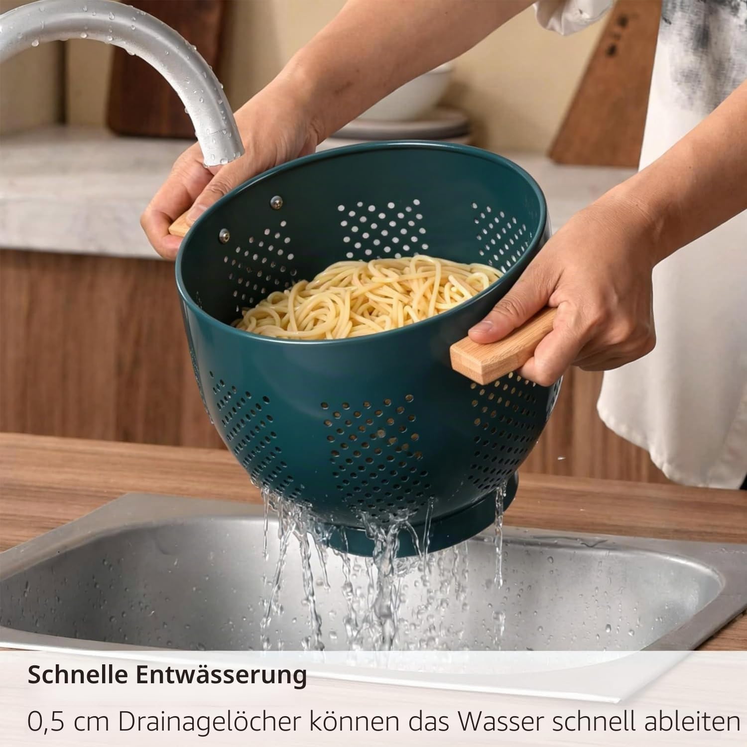 Metall Nudelsieb mit Holzgriff und Stabiler Basis, 22cm Großes Küchensieb für Pasta, Gemüse und Obst, Langlebiges Küchen Seiher Sieb (Tiefgrün)