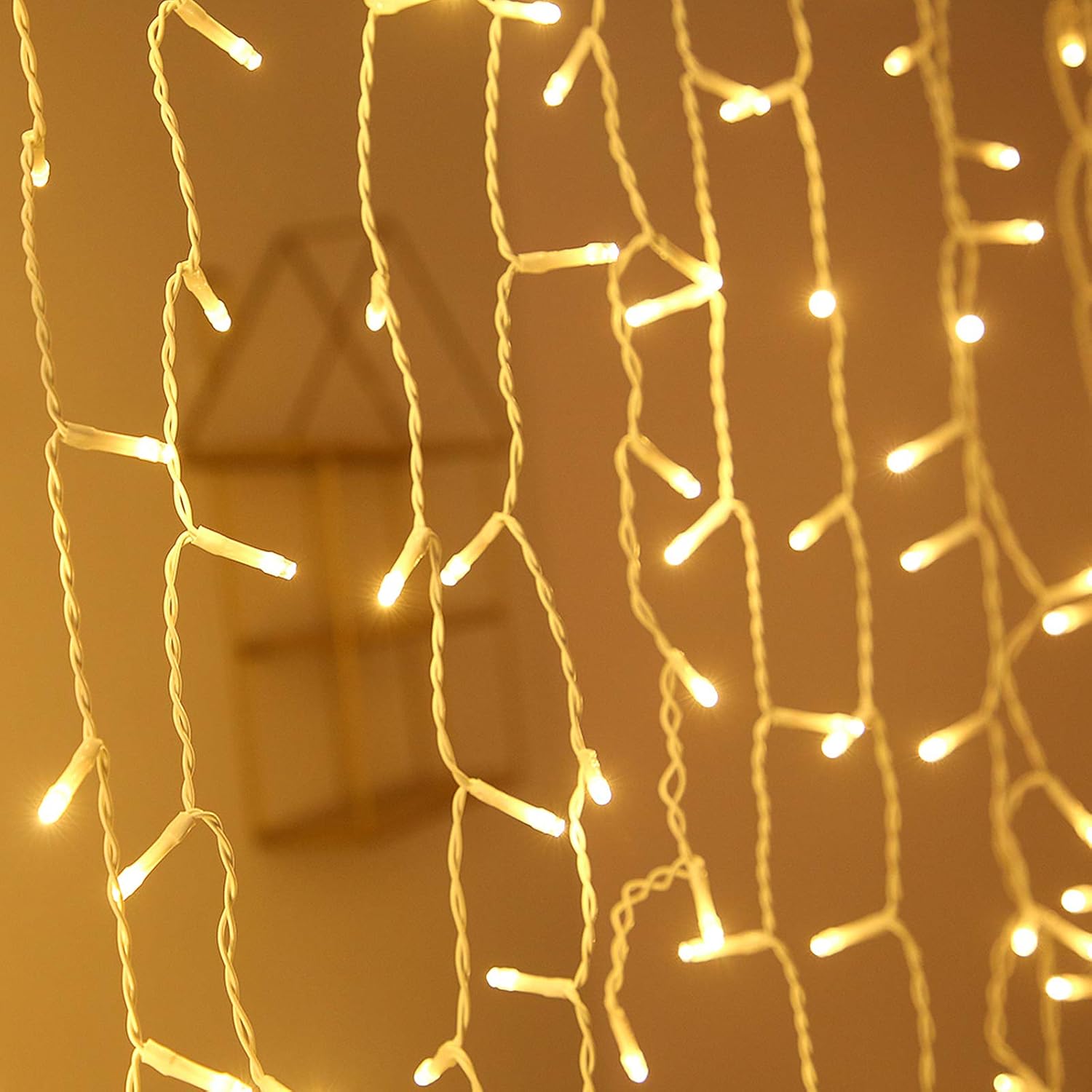 NAIZY Icicle Lights Outdoor Warm White Fairy Lights Plug in Waterproof