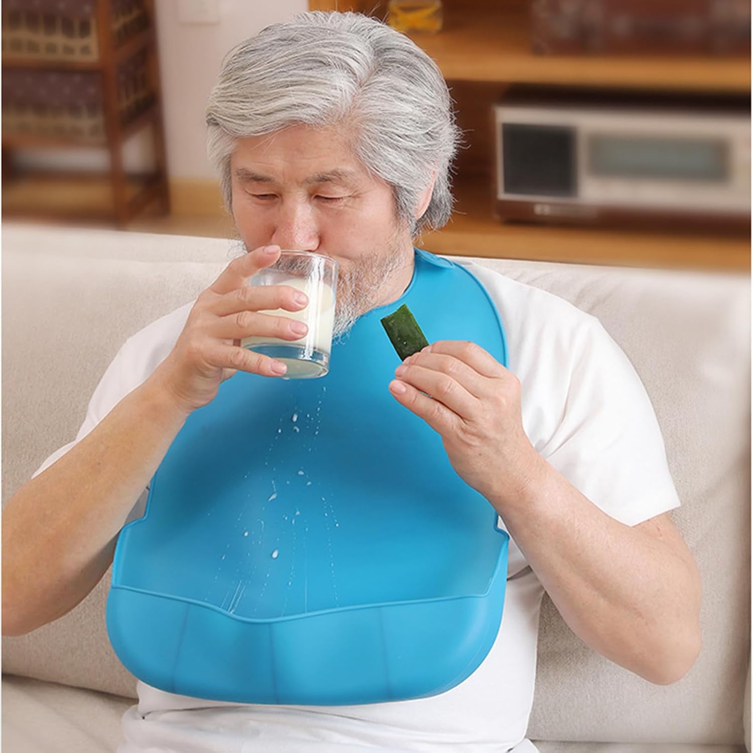 Soft Silicone Feeding Bib Mealtime Protector Clothes Protective Cover for Adults Elderly and Disabled Individuals Special Needs Adult Dining Aid