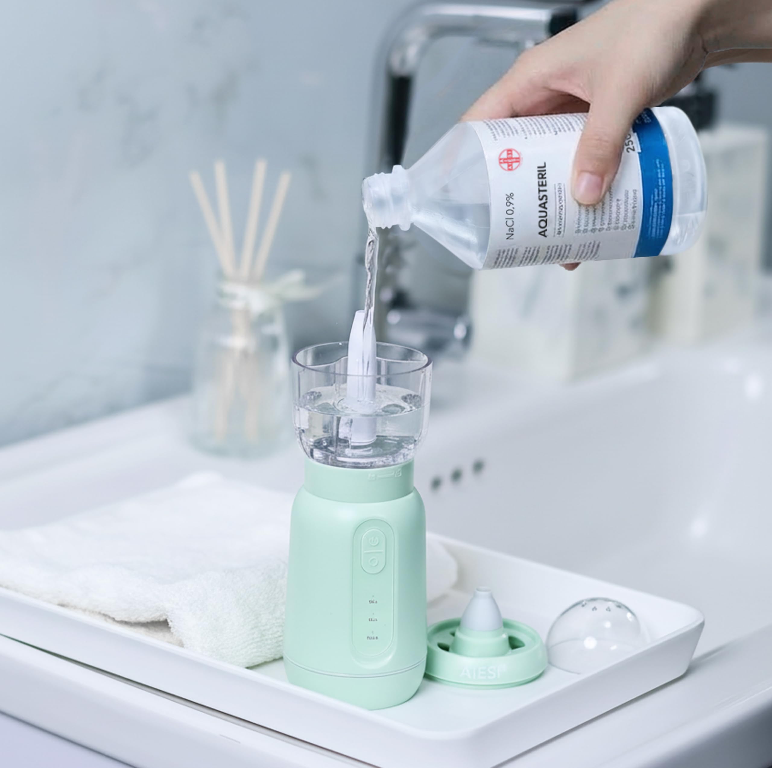 AIESI® Doccia nasale portatile ricaricabile per adulti e bambini NASALWASH, Batteria ricaricabile, 3 livelli di spruzzo, Garanzia Italia 24 mesi