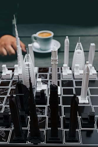 Miniatura 4 de Skyline Chess - Acrylic Dubai Edition - with B/W Hatch Board