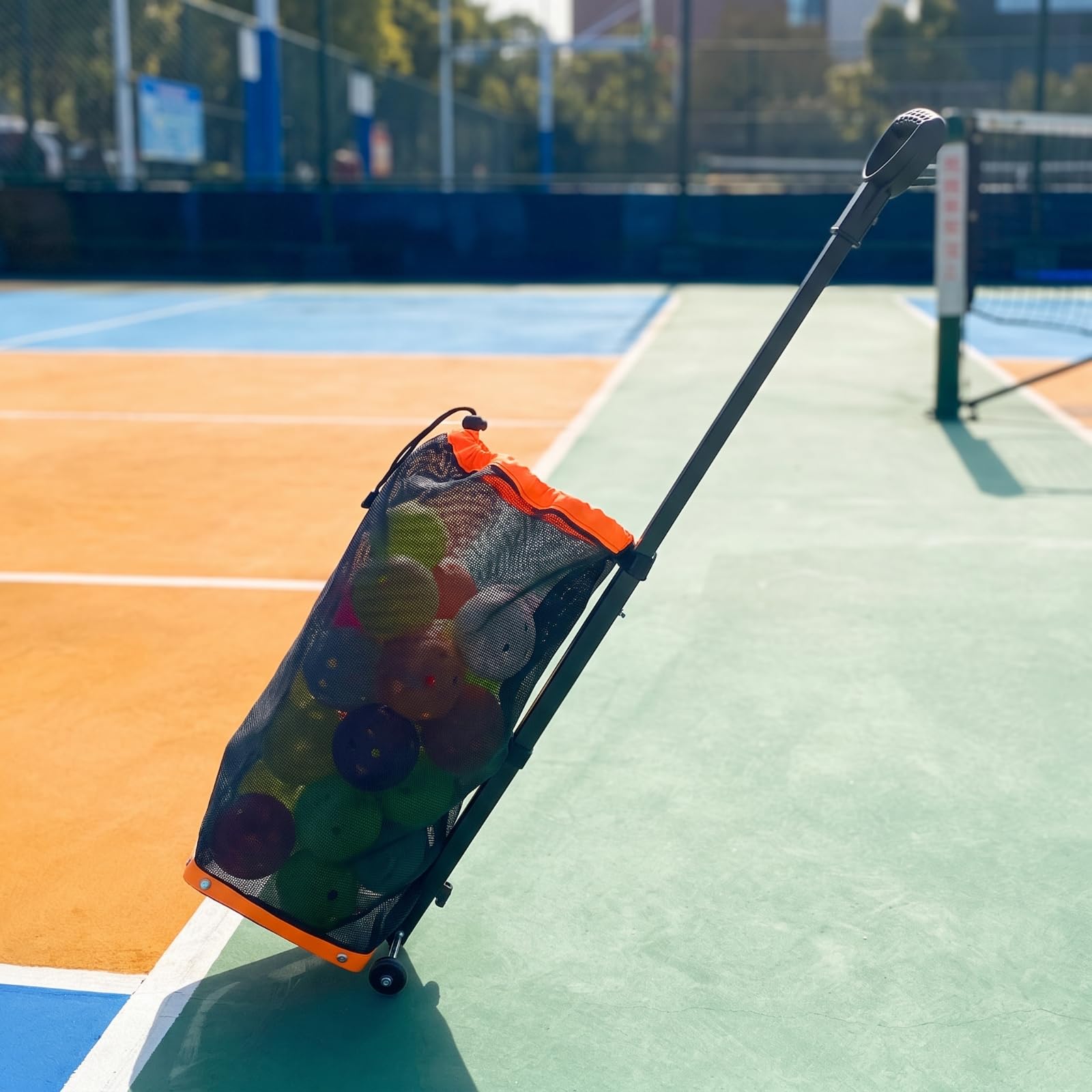 Milageto Raccoglitore di Palline con Cesto a Rete Portatile Raccoglitore di Palline Ergonomico Cesto con Manico Lungo per Giocatori, Campo da Tennis