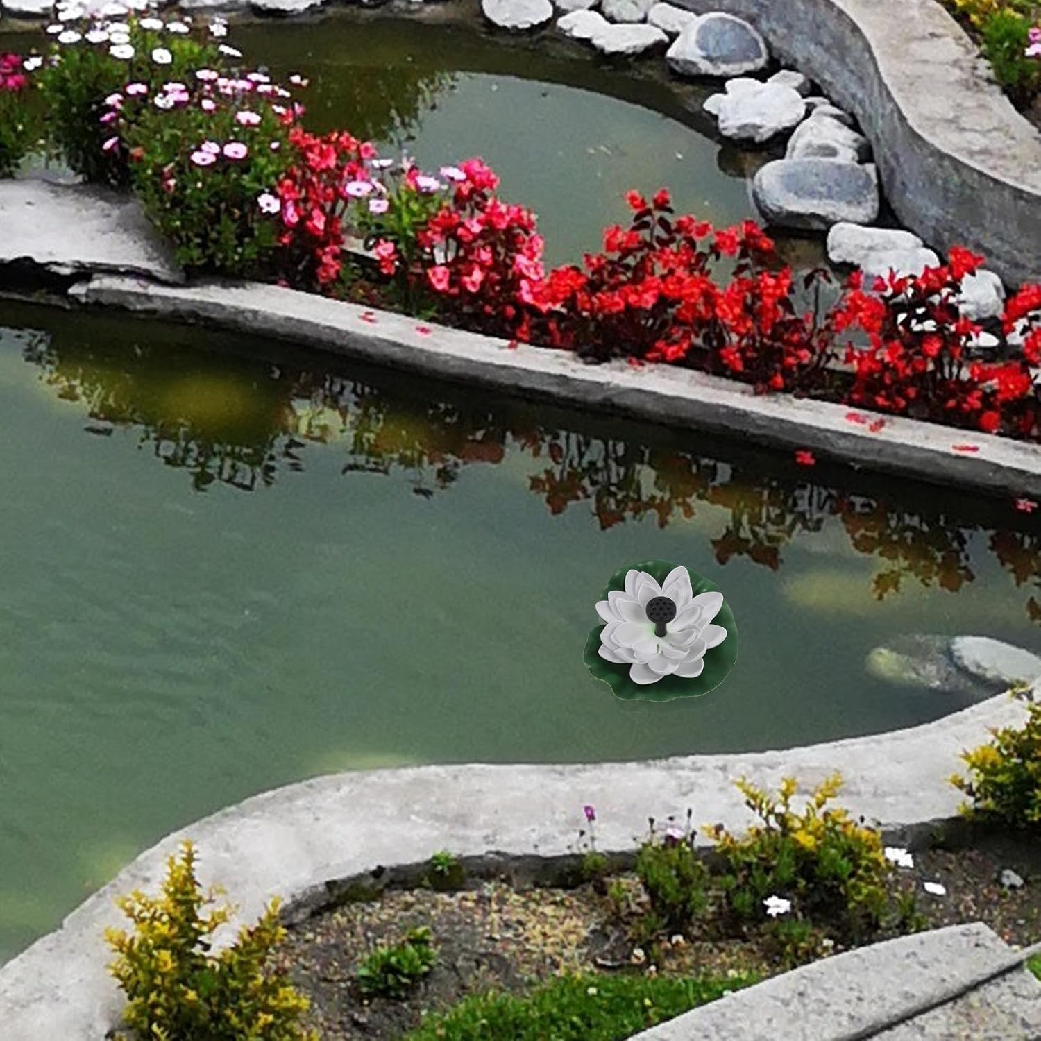Alipis Solar Powered Lotus Blossom Water Feature 2.5w White Water Lily Design with Laminated Board Material Creates Water Effects for Outdoor Areas and Courtyards
