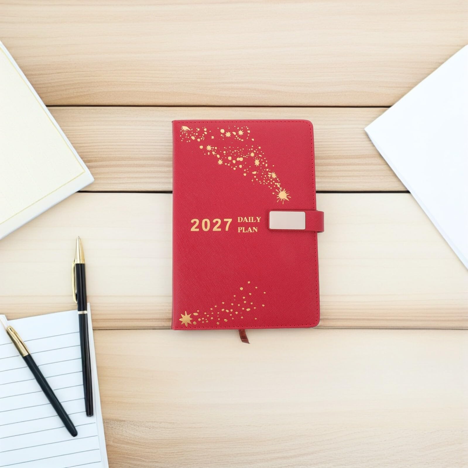 Agenda Giornaliera 2027 per Studenti e Professionisti Layout Chiaro e Ampio Spazio per Scrivere, Copertina in Pu Rossa e Dettagli in Metallo per Pianificazione Studio e Riunioni