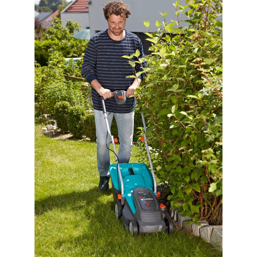 Gardena zestaw akumulatorowej kosiarki PowerMax Li-40/32: kosiarka do trawników do 280 m², szer. cięcia 32 cm, pojemność 30 l, wys. koszenia 20–60 mm, składana rączka, ergonomiczny uchwyt (5033-20)