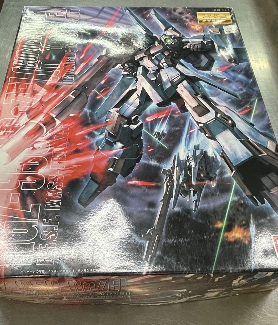 Amazon.co.jp: MG リゼル隊長機 1 100 マスターグレード : おもちゃ