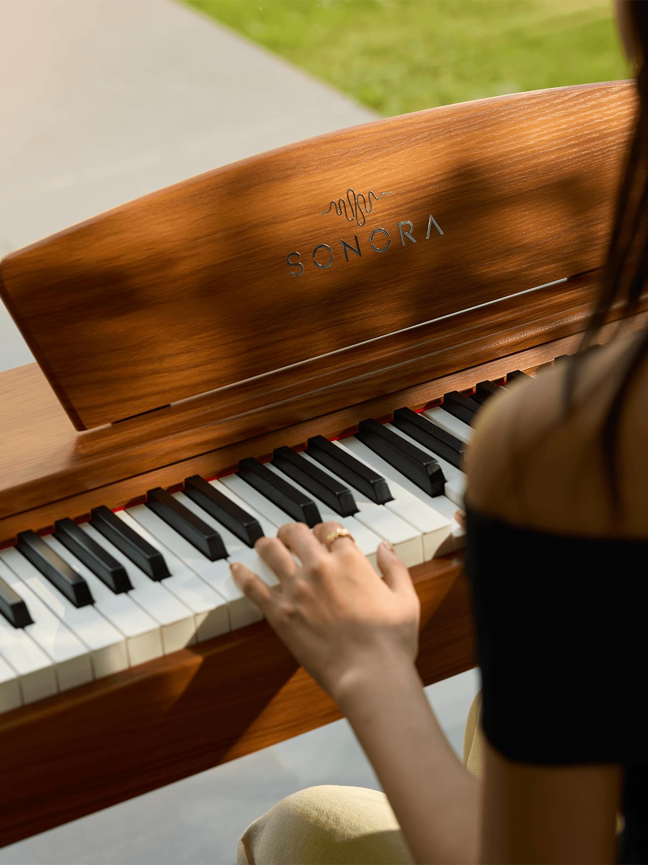 Sonora 1 E-Piano, 88 Gewichtetes Tasten, Home Piano mit Ständer, Dreifachpedal, Notenständer, USB MIDI und Kopfhöreranschluss, ohne Bank, Braun